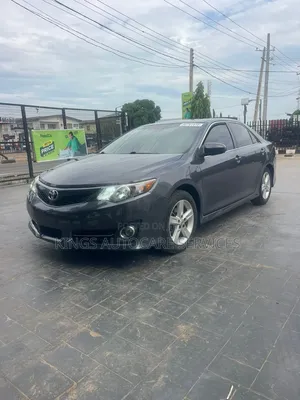 Toyota Camry SE 4dr Sedan (2.5L 4cyl 6A) 2013 Gray