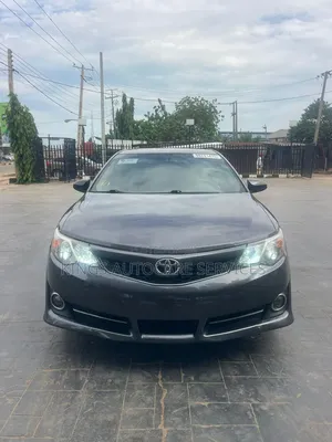 Toyota Camry SE 4dr Sedan (2.5L 4cyl 6A) 2013 Gray