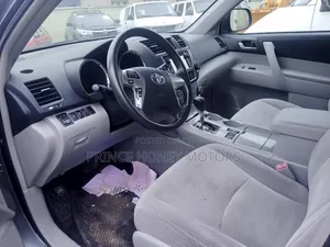 Toyota Highlander 3.5L 4WD 2013 Gray