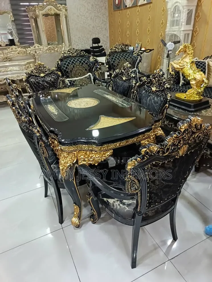 Royal Dining Table