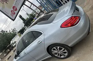 Mercedes-Benz C300 2015 Blue