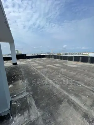 5bdrm Duplex in Maiyegun Beach, Jakande for rent