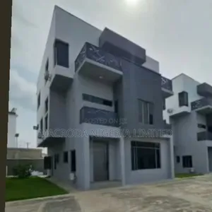4bdrm Duplex in Gra for rent