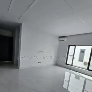 4bdrm Duplex in Gra for rent