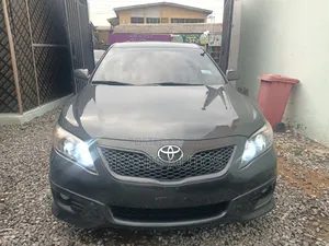 Toyota Camry SE 4dr Sedan (2.5L 4cyl 6A) 2011 Gray