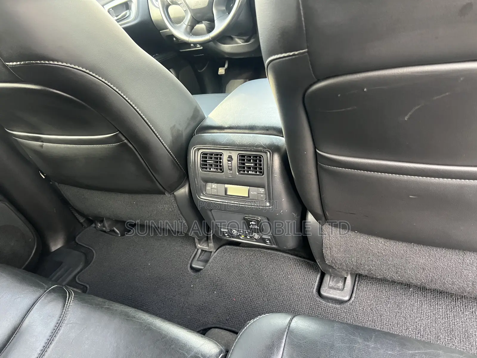 Nissan Pathfinder 2014 White