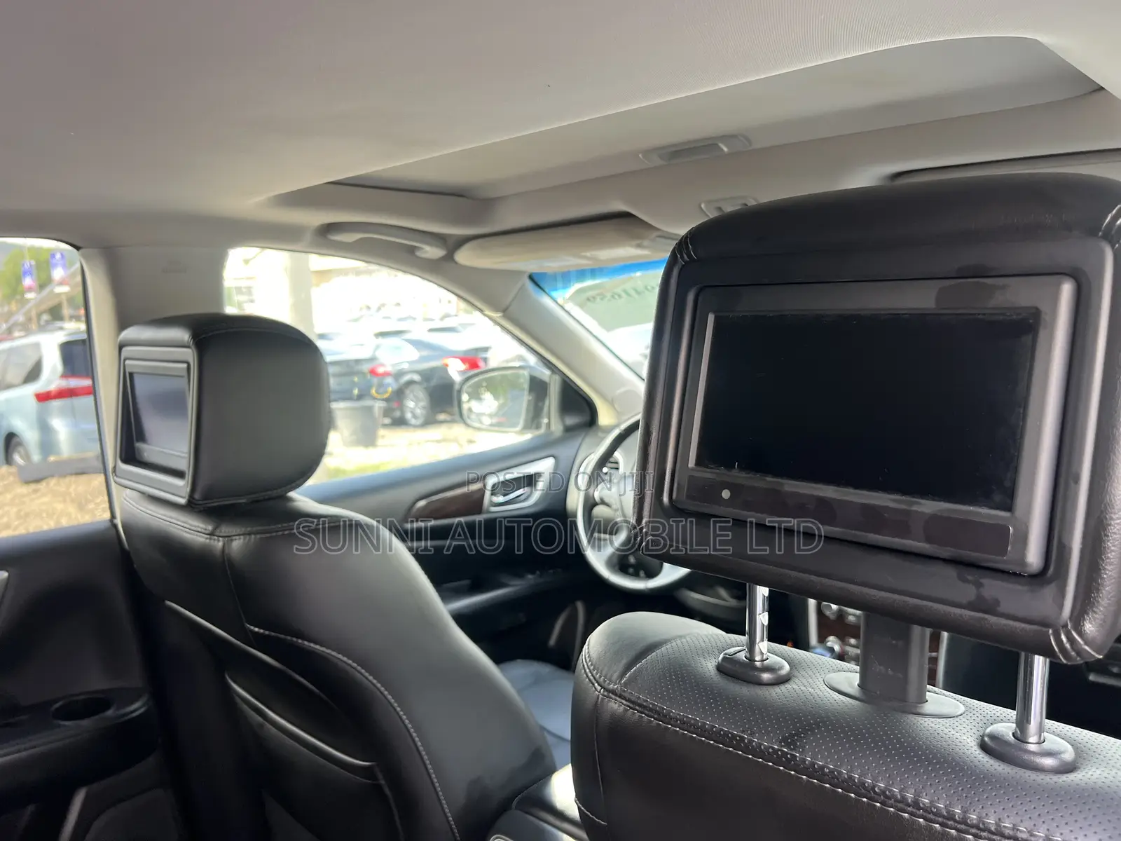 Nissan Pathfinder 2014 White
