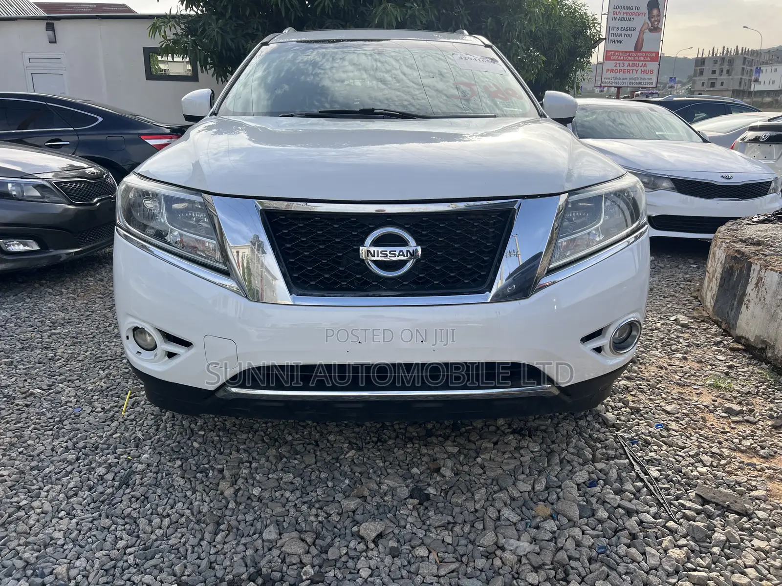 Nissan Pathfinder 2014 White