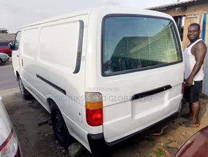 Toyota HiAce 2003 White