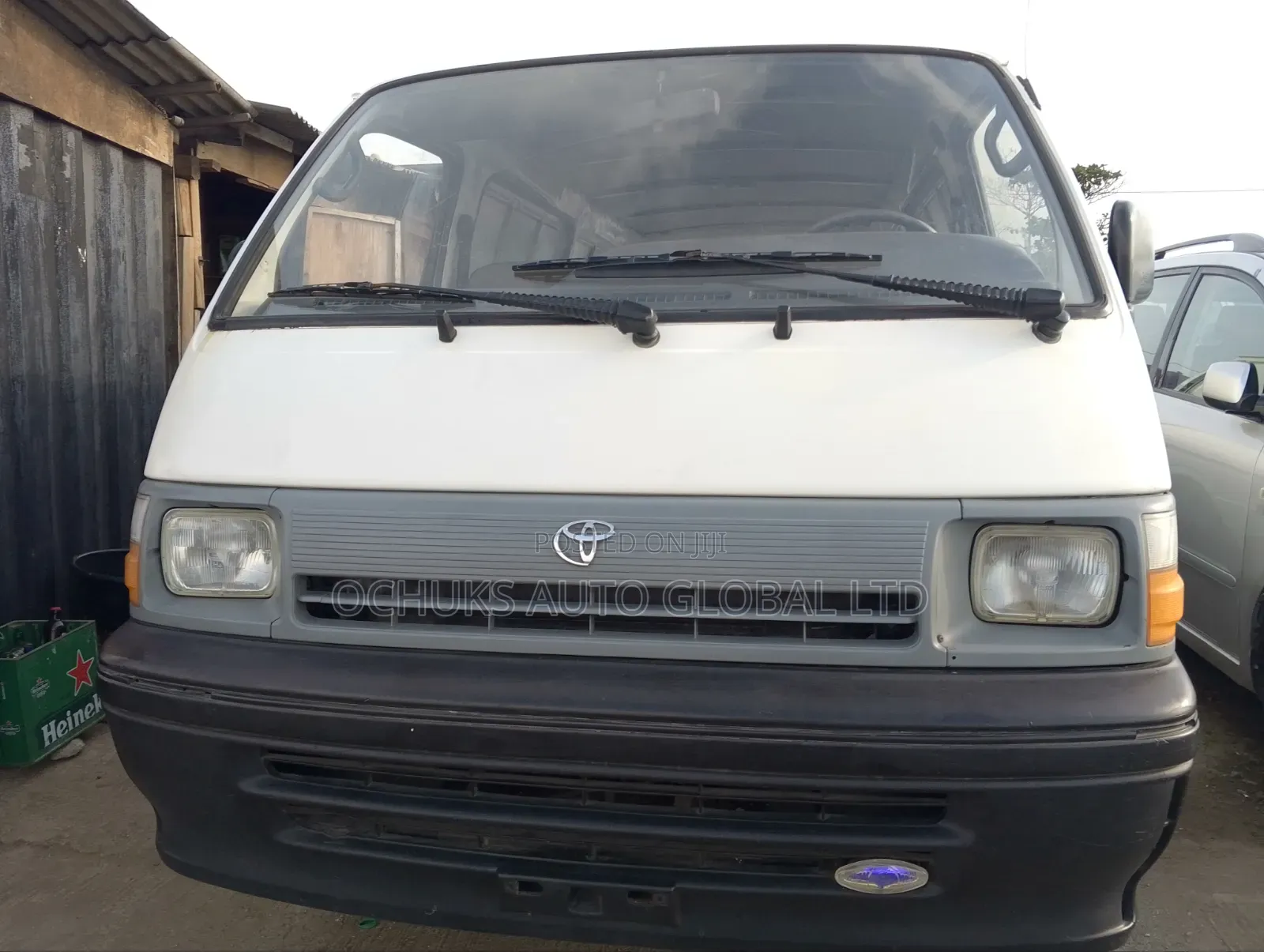 Toyota HiAce 2003 White