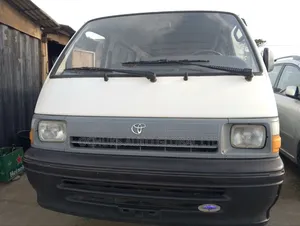 Toyota HiAce 2003 White