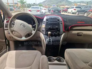 Toyota Sienna 2007 Gold