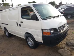 Toyota HiAce 2003 White