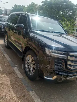 Toyota Land Cruiser 5.7 V8 2010 Black