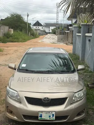 Toyota Corolla 2009 Gold