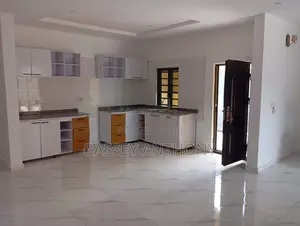 3bdrm Bungalow in Peak Estate Phase 2, Lakowe for rent