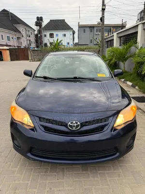 Toyota Corolla LE 4dr Sedan (1.8L 4cyl 4A) 2011 Blue