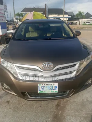 Toyota Venza 2010 Gold