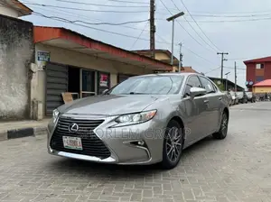 Lexus ES 2016