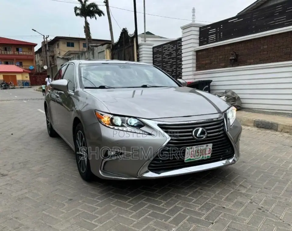 Lexus ES 2016