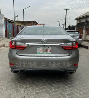 Lexus ES 2016