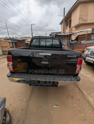 Toyota Hilux 2013 Black