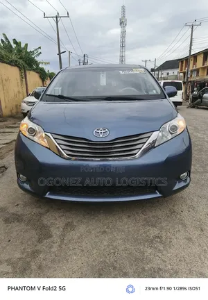 Toyota Sienna XLE 7 Passenger 2012 Blue