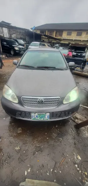 Toyota Corolla 2004 Gray