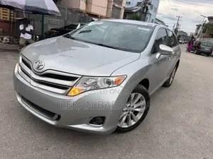Toyota Venza LE 2015 Silver