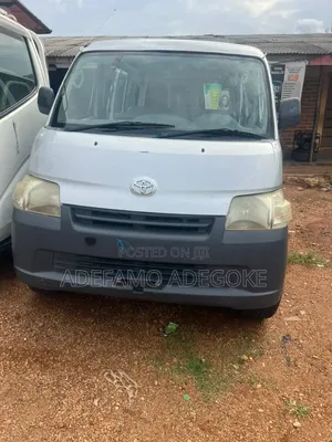 Toyota HiAce 2005