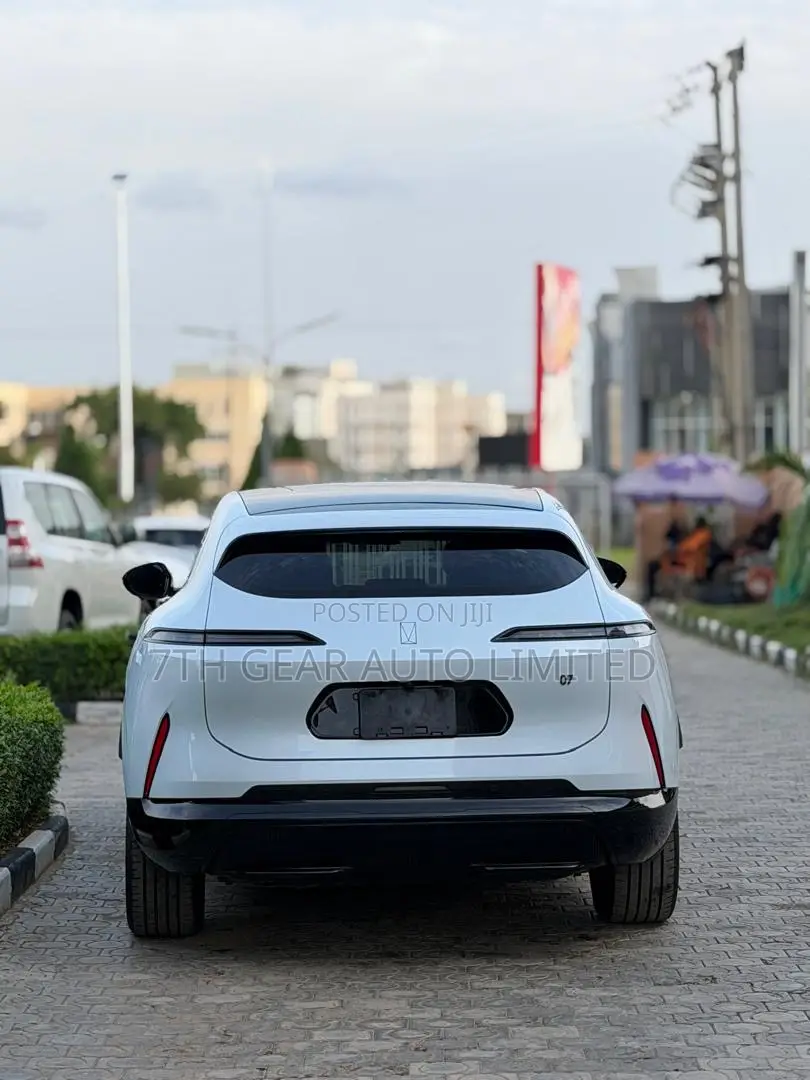 Avatr 11 2025 White