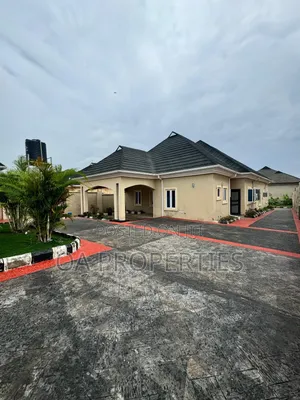 3bdrm Bungalow in Kolapo Ishola Gra, Ibadan for rent