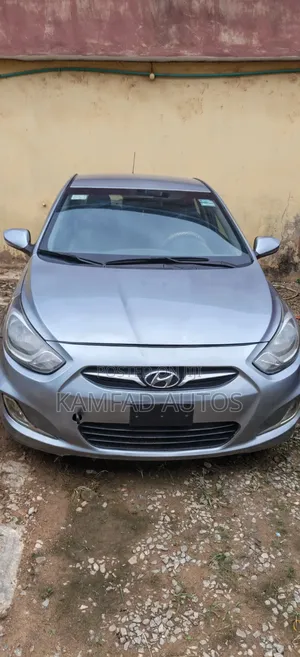Hyundai Accent 2013 Silver