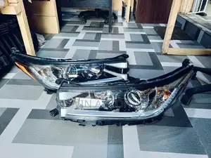 Headlight Toyota Highlander 2018 Brand New 