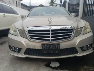 Mercedes-Benz E350 2010 Gold