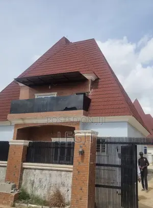 4bdrm Penthouse in Lugbe District for sale