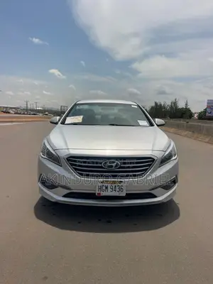 Hyundai Sonata Base Sedan FWD (2.4L 4cyl 6A) 2016 Silver