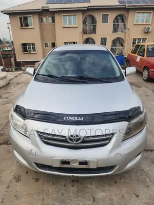 Toyota Corolla LE 4dr Sedan (1.8L 4cyl 4A) 2010 Silver