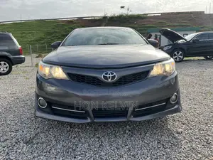 Toyota Camry SE 4dr Sedan (2.5L 4cyl 6A) 2014 Gray