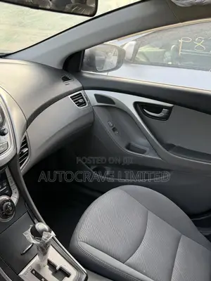Hyundai Elantra SE 4dr Sedan (1.8L 4cyl 6M) 2014 Silver