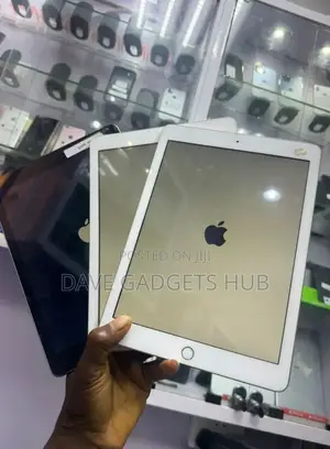 Apple iPad 9.7 16 GB Gray
