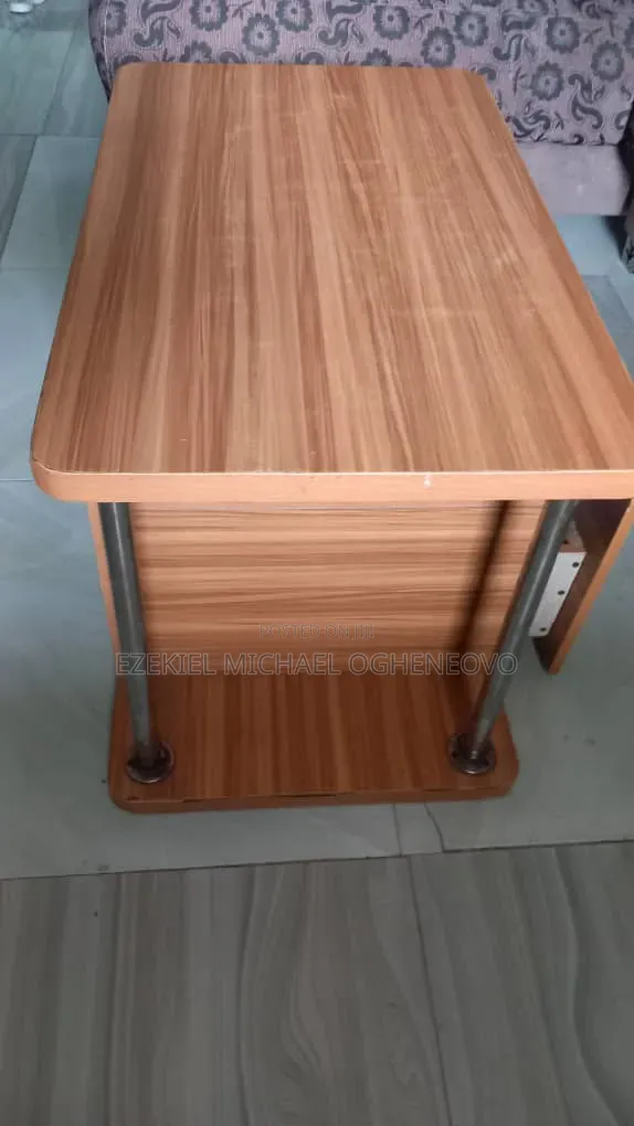 Table/Tv Shelf