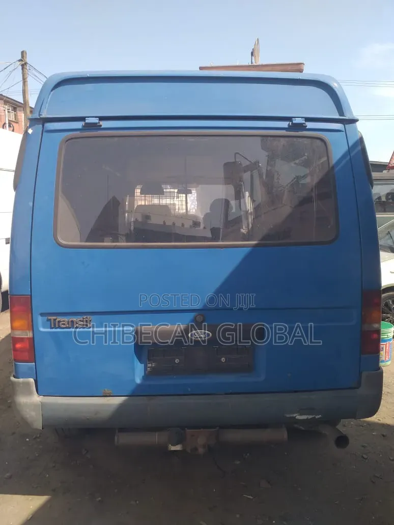 Ford Transit 2000 Blue