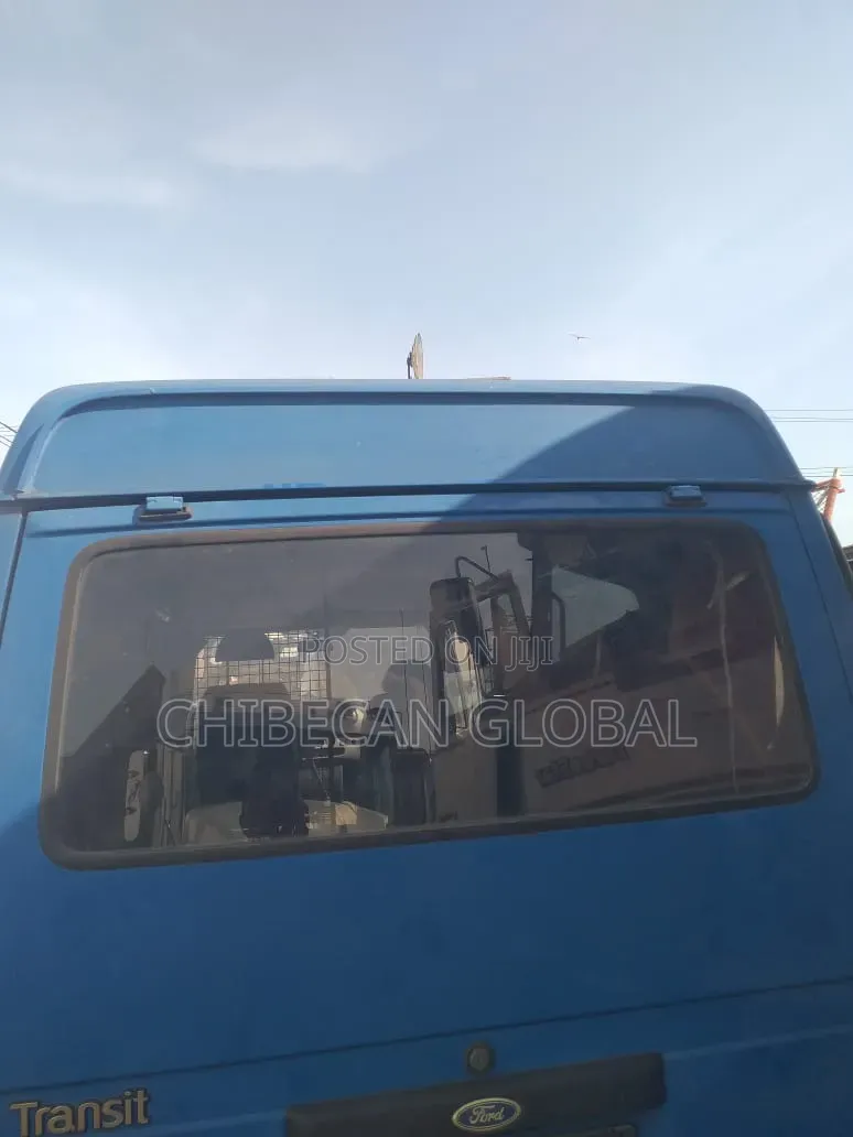Ford Transit 2000 Blue