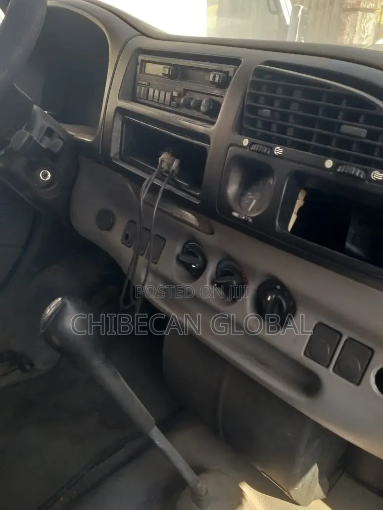 Ford Transit 2000 Blue