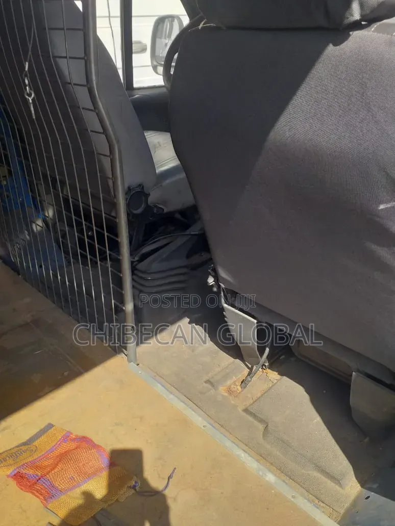 Ford Transit 2000 Blue