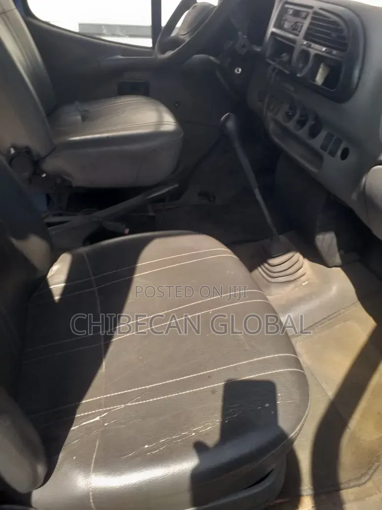 Ford Transit 2000 Blue