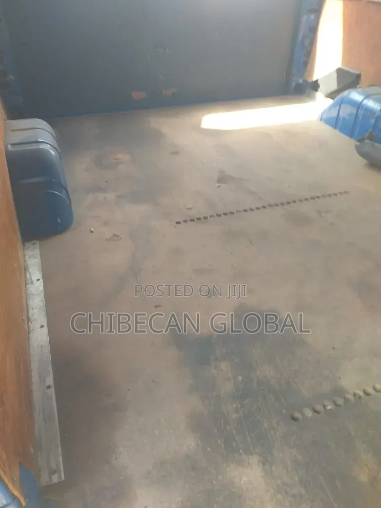 Ford Transit 2000 Blue