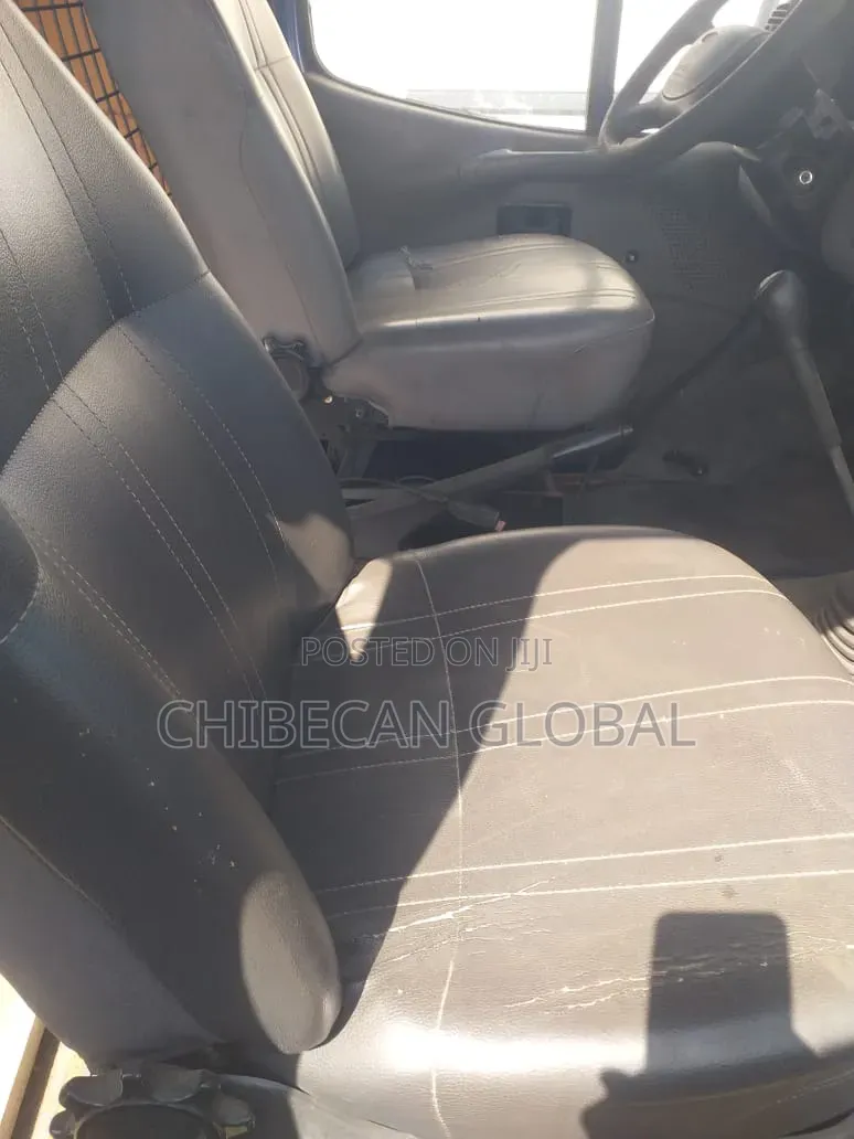 Ford Transit 2000 Blue