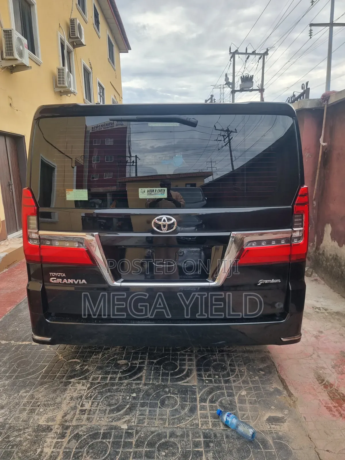 Toyota Granvia 2023 Black